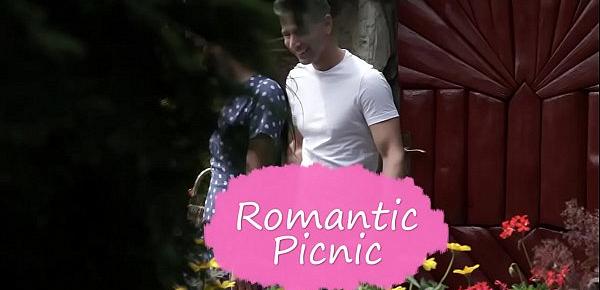  A lovely picnic ends in gentle sex with boyfriend&039;s huge dick - Freya Dee